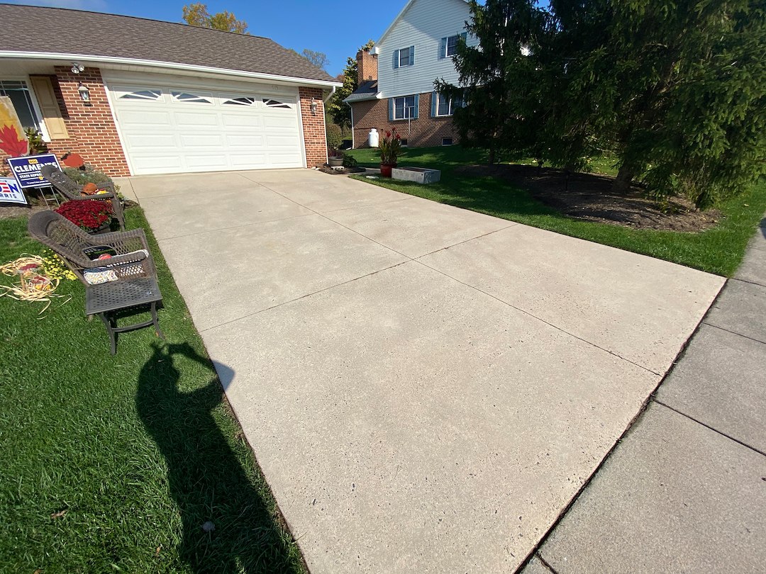 Concrete Driveway Cleaning in Hummelstown, PA – Removing Dirt Stains & Built-Up Grime