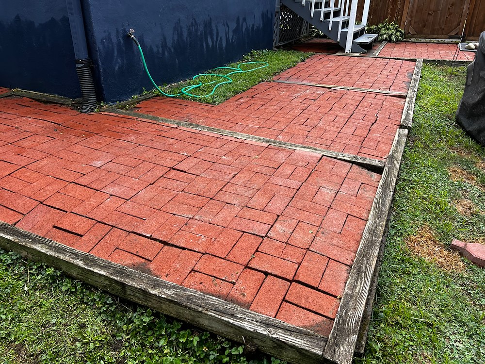 Expert Brick Pathway Cleaning: Removing Moss and Weeds for a Brighter, Vibrant Finish