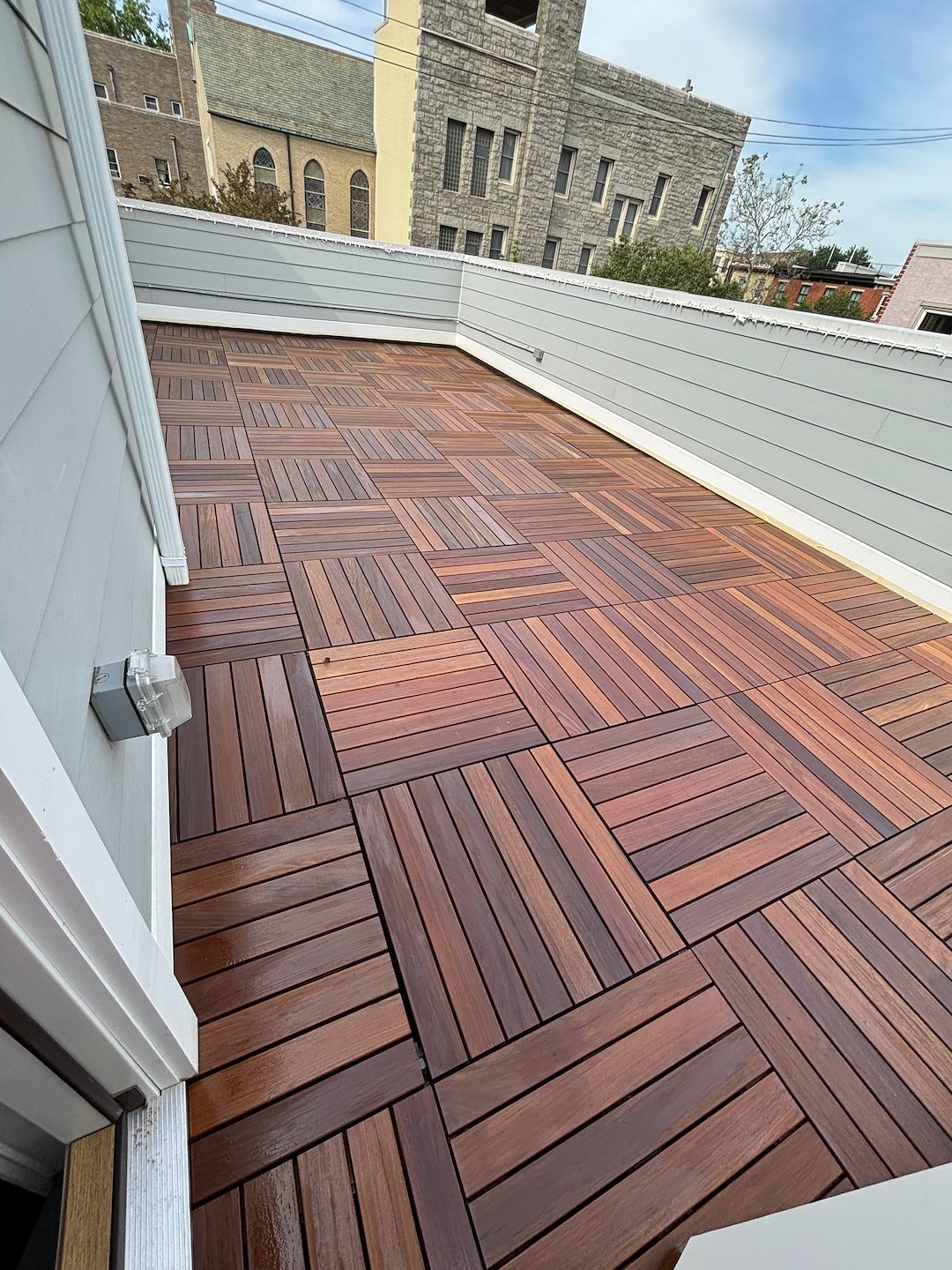 Deck Cleaning & Oil-Based Wood Staining – South Philadelphia, PA