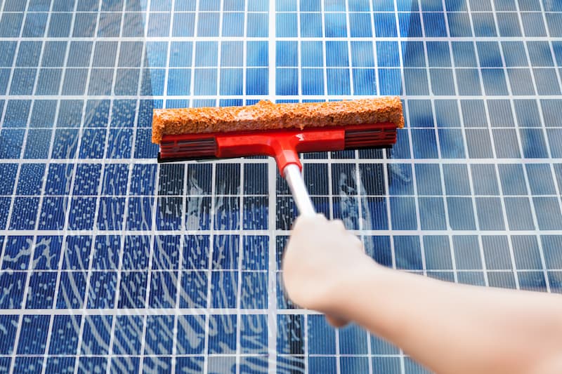 How Solar Panel Cleaning Improves Efficiency